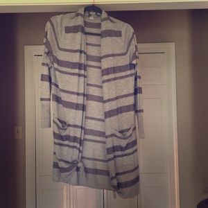 dark and light gray cardigan